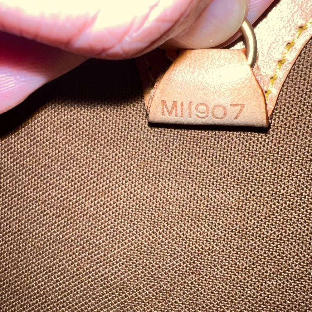 AUTHENTIC - Louis Vuitton Monogram Ellipse MM - LIKE NEW - Picture 9 of 9